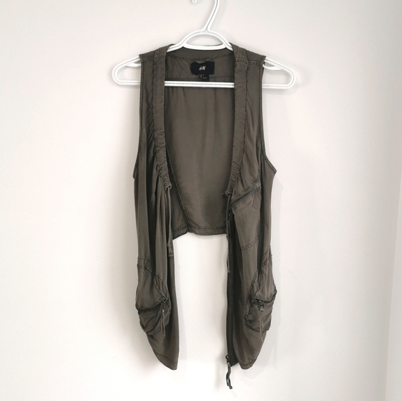 H&M vest - Picture 2 of 3